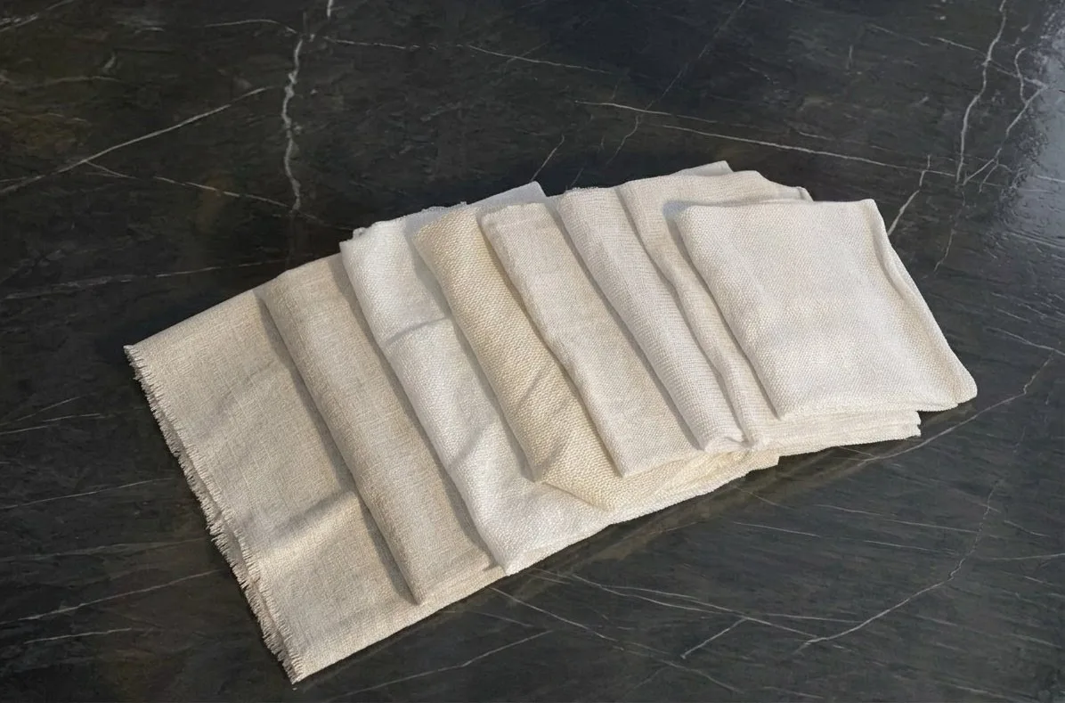 Fiberglass-compatible casting stockinette roll, smooth-finish knit